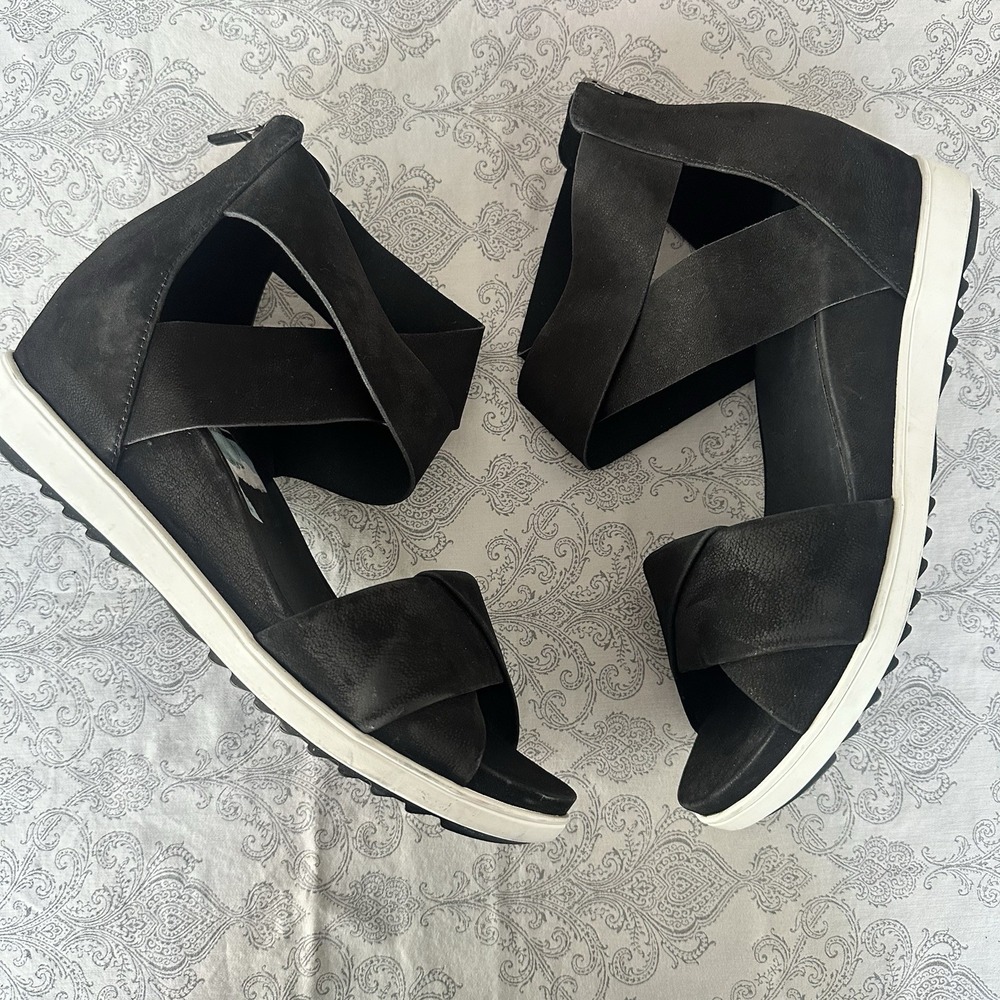 Eileen Fisher Viv Sandals Women's 10  Black White Nubuck Cross Strap Wedge Zip